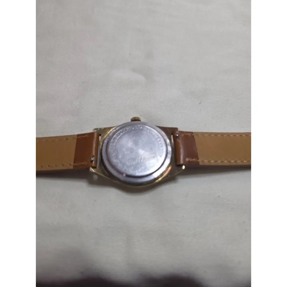 Vintage Waltham 17 Jewels Mechanical Date Gold Tone Mens Dress Watch